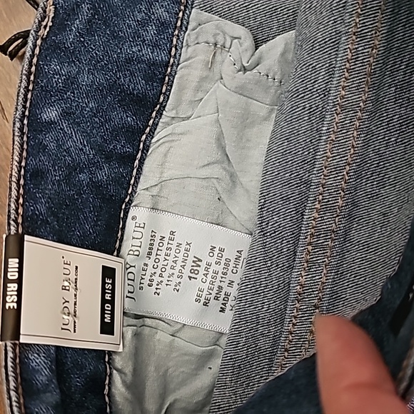 Judy Blue Sz 18W Midrise Boyfriend Fit NWT - Picture 5 of 5